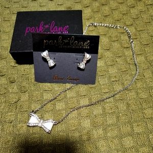 Park lane matching bow earrings and necklace
